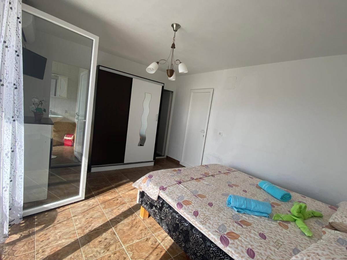 Villa Leona Palushaj Donji Stoj Ngoại thất bức ảnh